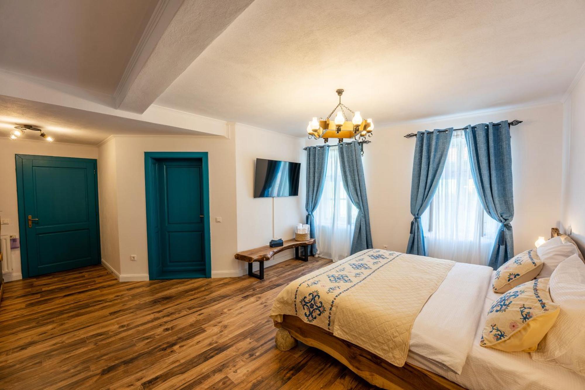Blue House Citadel Elite Sighisoara Appartement Buitenkant foto